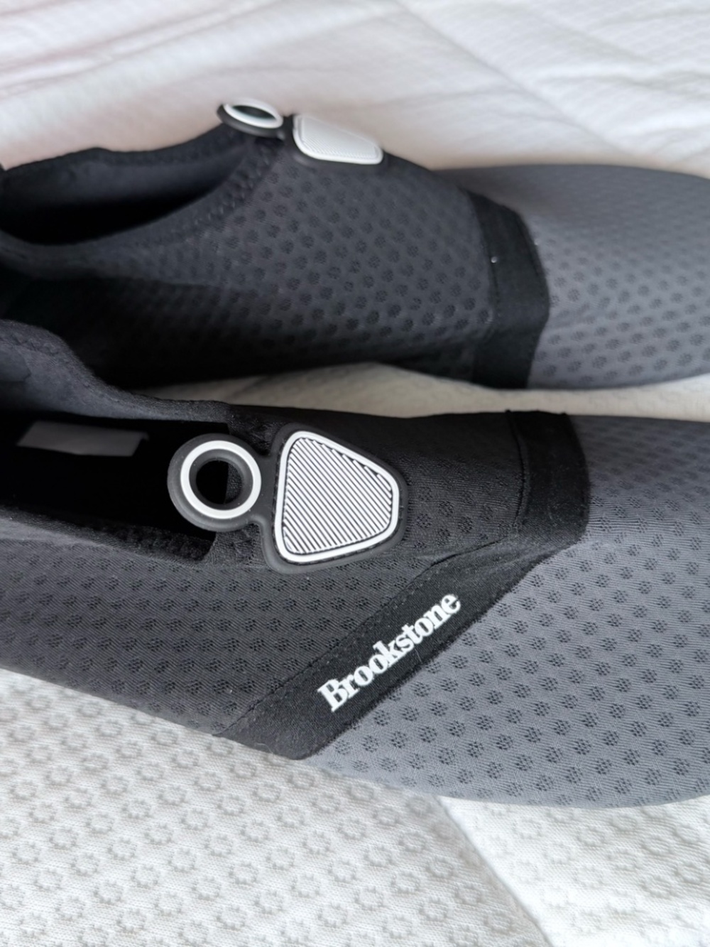 BROOKSTONE - Picture 3 of 3